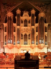 Orgue Steinmeyer-Kleuker actuel de la Tonhalle (1988). Crédit: //perso.orange.fr/