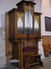 Autre belle vue de cet orgue de choeur. Cliché personnel