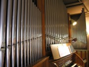 Façade de l'orgue en tribune. Cliché personnel