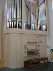 Buffet de l'orgue, partie droite avec la console. Cliché personnel