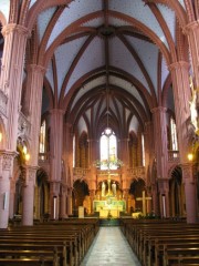 Notre-Dame, Neuchâtel, nef en direction du choeur. Cliché personnel