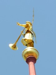 L'ange doré au sommet de l'octogone de Muri (1695). Cliché personnel (téléobjectif)