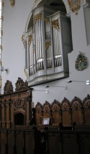 Vue de l'orgue de choeur au zoom. Cliché personnel