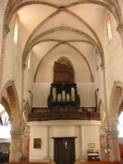 Vue de la nef en direction de l'orgue Marin Carouge (1717). Cliché personnel