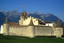 Vue du château d'Aigle. Crédit: //fr.wikipedia.org/