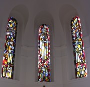 Les trois vitraux du choeur de Jean Prahin. Cliché personnel