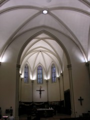 Vue du choeur de l'église catholique de Morges. Cliché personnel (2006)