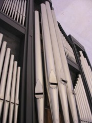 Détail de la façade de l'orgue. Cliché personnel