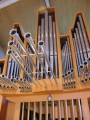 Vue de l'orgue en tribune avec les chamades. Cliché personnel
