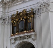 Vue rapprochée (zoom) de l'orgue de choeur nord (actif). Cliché personnel