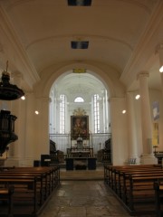 Vur intérieure de la nef de l'église franciscaine (catholique chrétienne). Cliché personnel