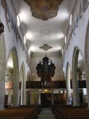 Perspective de la nef en direction de l'orgue restauré par Goll. Cliché personnel