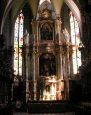 Le maître-autel photographié à travers la grille du choeur. Cliché personnel