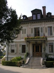 Belle Maison de Commune de Corsier (origine: 17ème s.). Cliché personnel