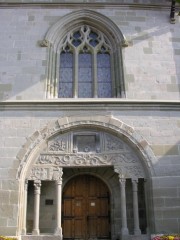 Autre vue de l'entrée du Temple de Lutry. Cliché personnel