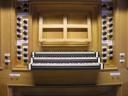 Orgue Decourcelle du Temple de Couvet, la console. Cliché personnel