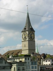 Vue de l'église St-Pierre à Zürich. Cliché personnel (août 2007)