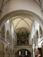 Vue d'ensemble du Grossmünster depuis le fond du choeur. Cliché personnel