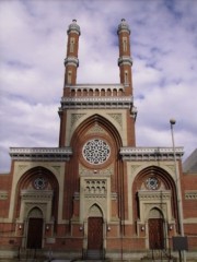 La Synagogue de Cincinnati (Ohio, USA), commencée en 1865. Crédit: //fr.wikipedia.org/