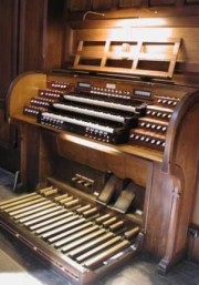 La belle console de l'orgue de St. Nicolaï de Lüneburg. Crédit: www.orgelbau-lenter.de/