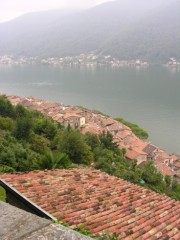 Une vue sur le village de Morcote en quittant l'église Santa-Maria. Cliché personnel