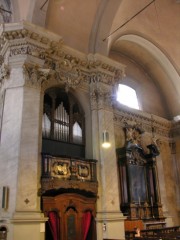 Vue d'ensemble du buffet d'orgue gauche (nord) de l'orgue Mascioni (1975). Cliché personnel