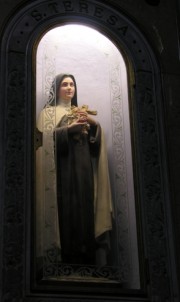 Une autre statue: Ste Thérèse. Cliché personnel