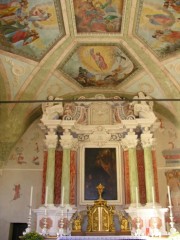 Vue du choeur baroque magnifique de l'église. Cliché personnel