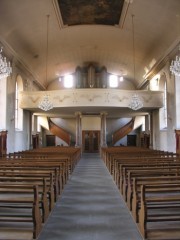 Vue de la nef de l'église de Tafers en direction de l'orgue Kuhn. Cliché personnel