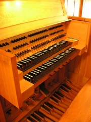 Vue de la console de l'orgue. Cliché personnel