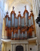 Orgue Isnard de St-Maximin-la-Sainte-Baume, chef-d'oeuvre du 18ème. en Provence. Cliché personnel (vacances en sept. 2011)