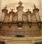 Orgue Isnard de N.-Dame de Lambesc. Crédit: Orgues, éd. Le Bec en L'air, 2005