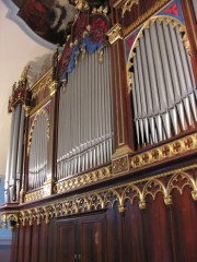 La façade du buffet de l'orgue J. Scherrer de La Roche. Cliché personnel