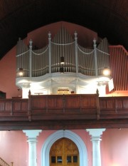 Vue rapprochée de face de l'orgue de Grolley. Cliché personnel