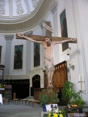 Vue du Saint Crucifix à l'entrée droite du choeur. Cliché personnel
