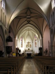 Vue intérieure de la nef en direction du choeur. Cliché personnel