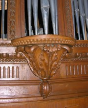 Temple du Locle. Autre détail du buffet d'orgue. Cliché personnel