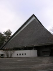 La Matthäuskirche de Rossfeld bei Bern: une forme pyramidale. Cliché personnel (déc. 2007)