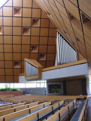 Autre vue de la nef et de l'orgue. Cliché personnel