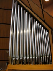 Autre vue des tuyaux du Grand Orgue en façade. Cliché personnel