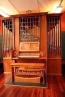 Orgue d'étude du Conservatoire de Sydney. Crédit: http://sydneyorgan.com/