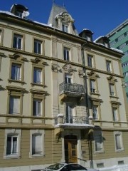 Le Locle. Une façade du début du 20ème s., rue des Envers. Cliché personnel