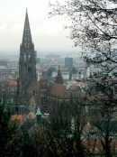 Vue de la cathédrale de Freiburg en Allemagne. Crédit: www.kathedralen.net/