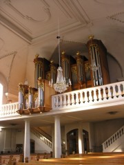 Vue du Grand Orgue Genève SA, de trois-quarts en contre-plongée. Cliché personnel