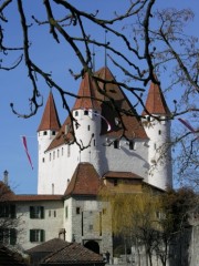 Une belle vue du château de Thoune. Cliché personnel (fév. 2008)