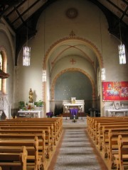 Vue de la nef en direction du choeur (église cathol., Burgdorf). Cliché personnel