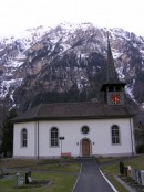 Vue de l'église de Kandergrund. Cliché personnel (mars 2008)