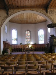 Vue intérieure de la nef de l'église de Frutigen. Cliché personnel
