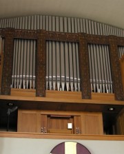 Détail de la partie centrale de l'orgue (décor Art Nouveau). Cliché personnel