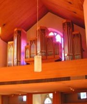 Autre vue de trois-quarts de l'orgue Genève SA. Cliché personnel